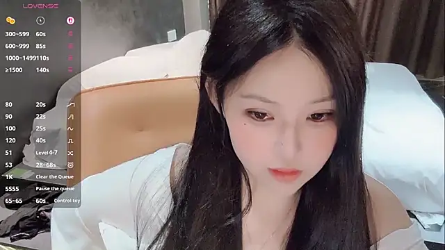 Snapshot of Fountain- chatting on 11.08.25 Fountain- online show from 11.08.25