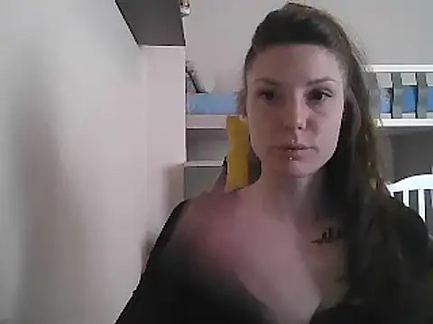 Snapshot of Feli_blue chatting on 02.04.25 Feli blue online show from 02.04.25