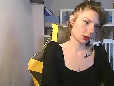 Snapshot of Feli_blue chatting on 02.18.25 Feli blue online show from 02.18.25