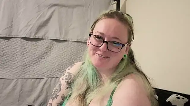 Snapshot of Bunny_Cummings chatting on 05.12.26 Bunny Cummings online show from 05.12.26