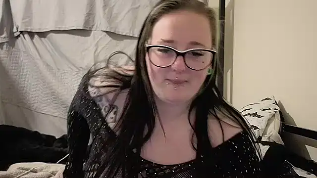Snapshot of Bunny_Cummings chatting on 05.18.26 Bunny Cummings online show from 05.18.26