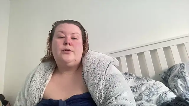 Snapshot of Busty-BBW-Emilie chatting on 03.09.25 Busty-BBW-Emilie online show from 03.09.25