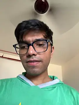 Snapshot of BoyzaraHatke chatting on 06.04.26 BoyzaraHatke online show from 06.04.26