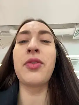 Holly Play online show from 01.21.25