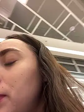 Holly Play online show from 01.22.25