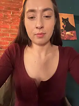 Holly Play online show from 05.02.26