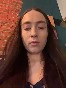 Holly Play online show from 05.09.26