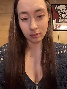 Holly Play online show from 06.01.26