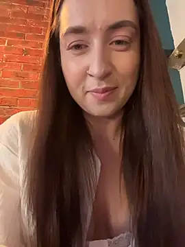 Snapshot of Holly_Play chatting on 07.24.26 Holly Play online show from 07.24.26
