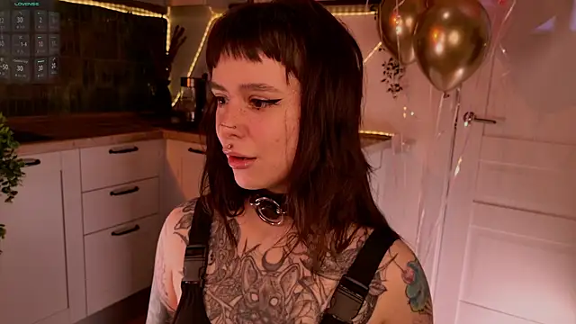 MichaellaMoon online show from 04.24.26