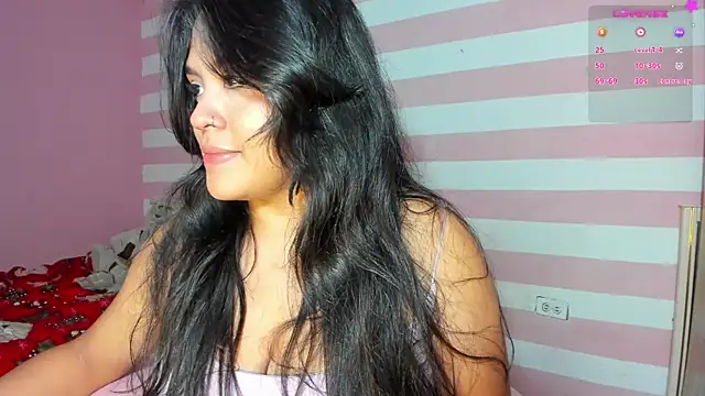 Snapshot of Loveequinn chatting on 01.02.25 Loveequinn online show from 01.02.25