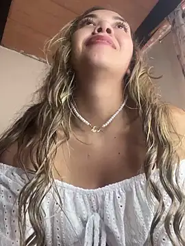 Iris lee online show from 03.13.25