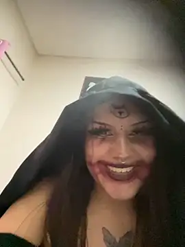 Snapshot of belletotosa chatting on 10.15.25 belletotosa online show from 10.15.25