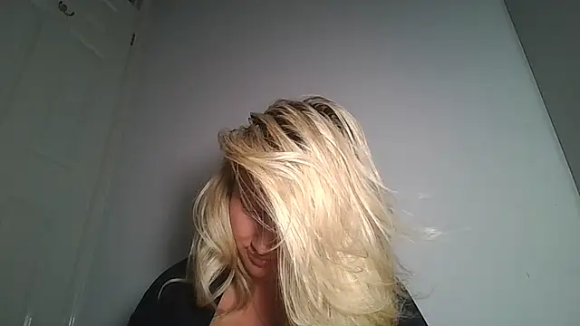 Snapshot of LibertyBliss chatting on 05.10.26 LibertyBliss online show from 05.10.26