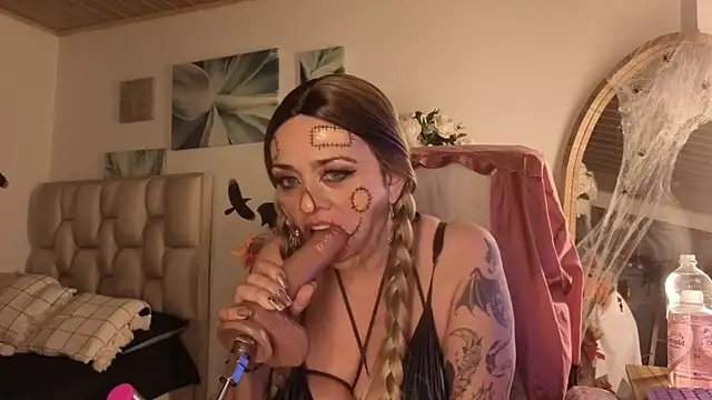 Coquette Johnson online show from 10.18.25