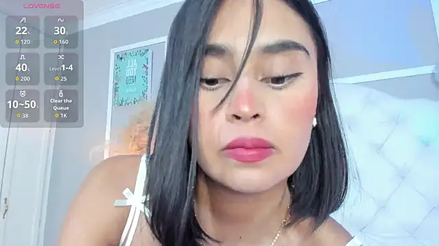 Snapshot of serena_jeyms chatting on 09.22.25 serena jeyms online show from 09.22.25