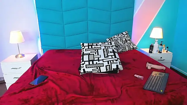 Snapshot of Iris_Thompson_ chatting on 03.07.25 Iris Thompson online show from 03.07.25