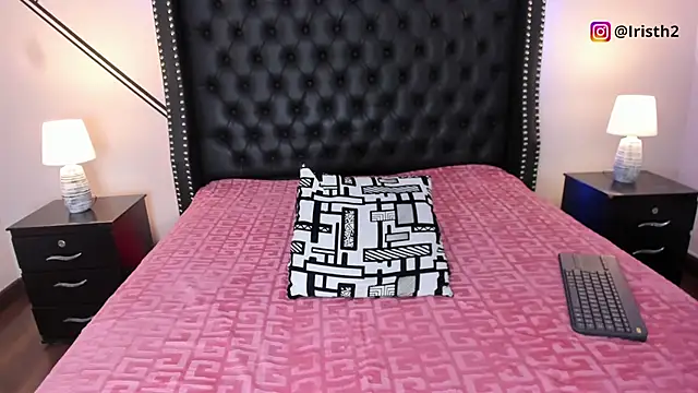 Snapshot of Iris_Thompson_ chatting on 03.09.25 Iris Thompson online show from 03.09.25