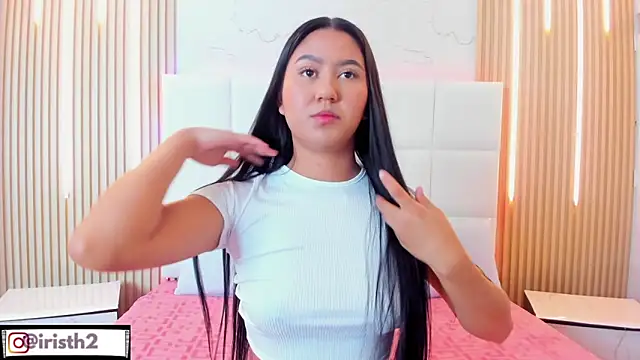 Snapshot of Iris_Thompson_ chatting on 10.17.25 Iris Thompson online show from 10.17.25