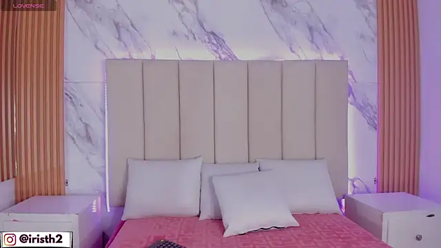 Snapshot of Iris_Thompson_ chatting on 01.08.26 Iris Thompson online show from 01.08.26