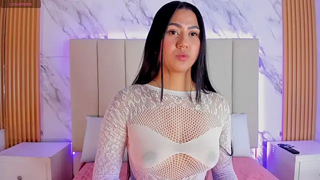 Snapshot of Iris_Thompson_ chatting on 03.04.26 Iris Thompson online show from 03.04.26