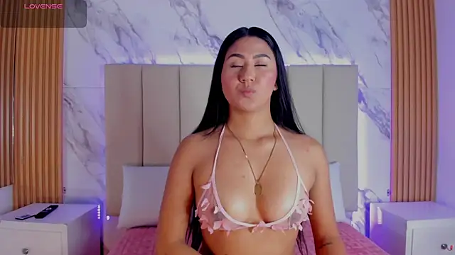 Snapshot of Iris_Thompson_ chatting on 03.07.26 Iris Thompson online show from 03.07.26