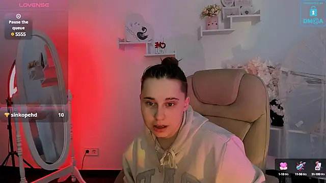 Dolly  Queen  online show from 02.08.25