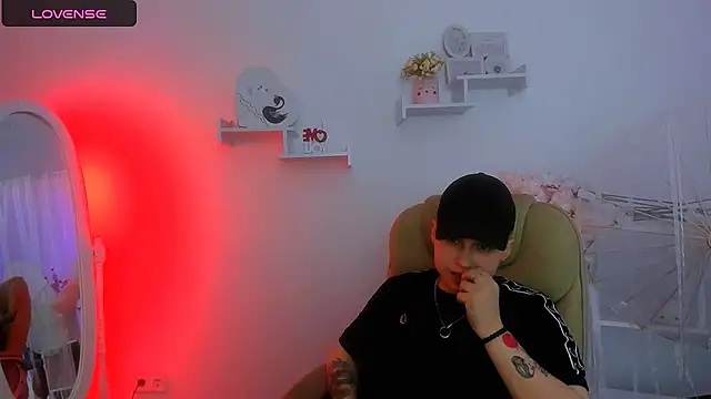 Dolly  Queen  online show from 02.13.25