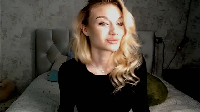 Ella Milla online show from 06.10.26