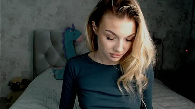 Ella Milla online show from 06.18.26