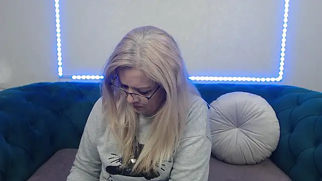 IvanaCharm online show from 04.29.26