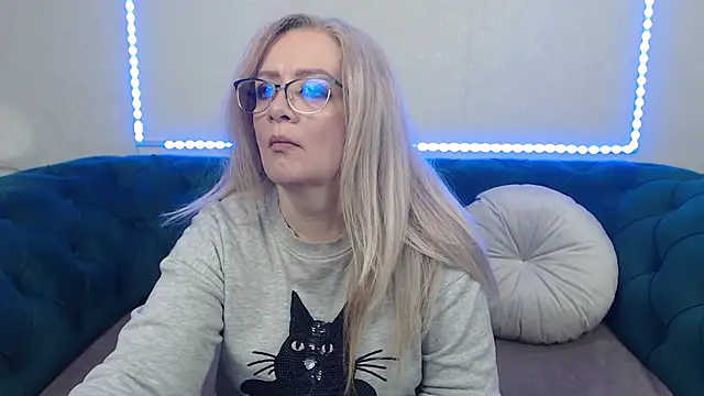 IvanaCharm online show from 05.04.26