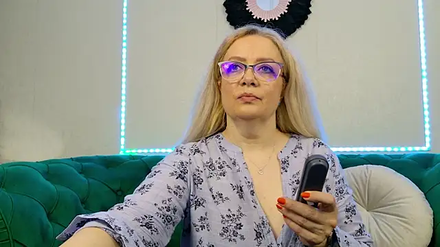 IvanaCharm online show from 05.28.26