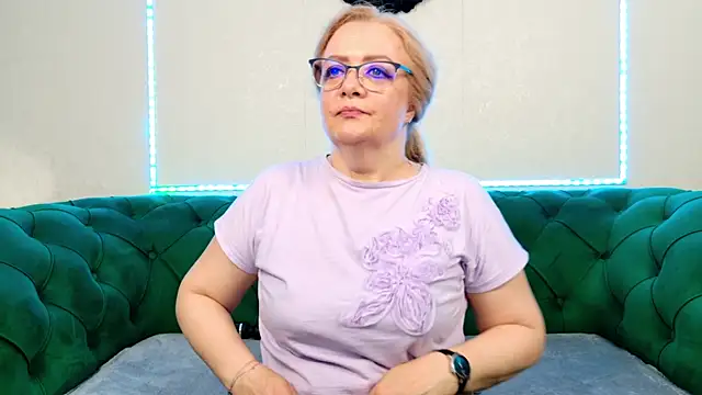 IvanaCharm online show from 06.25.26