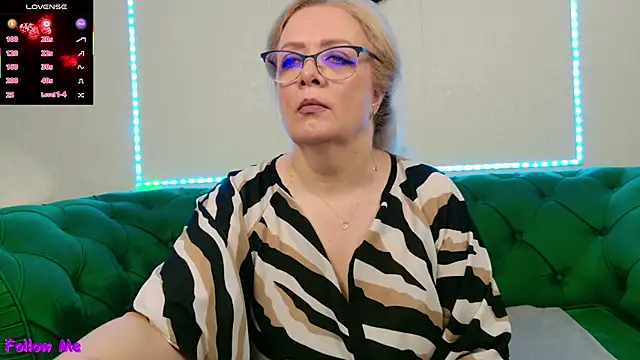 IvanaCharm online show from 08.04.26