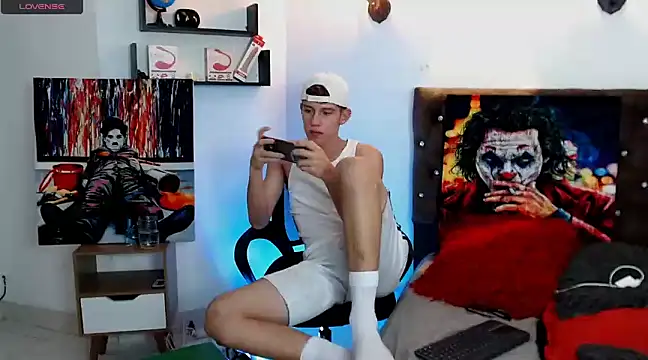 flowers18 online show from 02.27.25