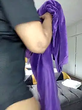 Snapshot of Drippincaty chatting on 11.24.25 Drippincaty online show from 11.24.25