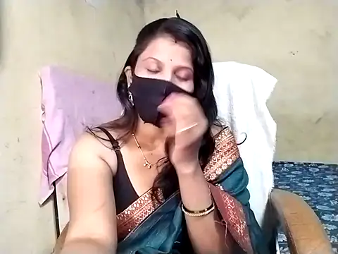 Snapshot of Mumbaistar chatting on 11.30.25 Mumbaistar online show from 11.30.25