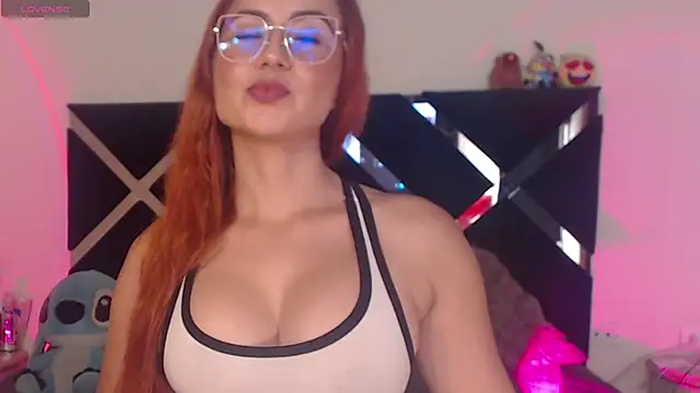 Snapshot of antonhella1 chatting on 10.10.25 antonhella1 online show from 10.10.25