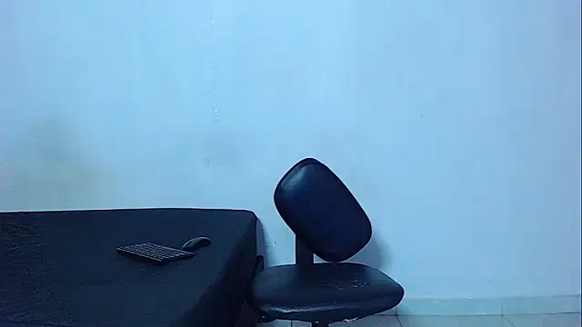 Snapshot of mikecoper_23 chatting on 05.10.26 mikecoper 23 online show from 05.10.26