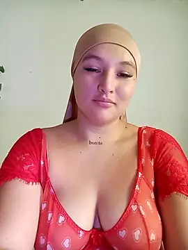 Snapshot of Celeste_camila18 chatting on 10.28.25 Celeste camila18 online show from 10.28.25