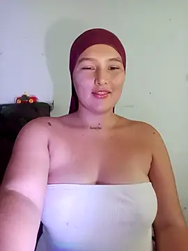 Snapshot of Celeste_camila18 chatting on 11.09.25 Celeste camila18 online show from 11.09.25