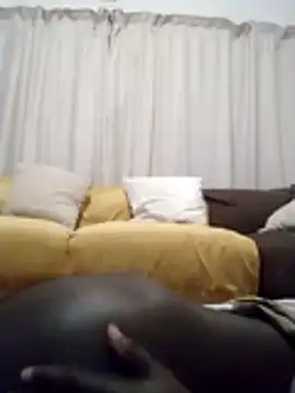 Snapshot of ruvisky chatting on 10.31.25 ruvisky online show from 10.31.25