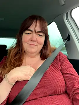 Snapshot of curvy-milf-abbie chatting on 12.17.25 curvy-milf-abbie online show from 12.17.25