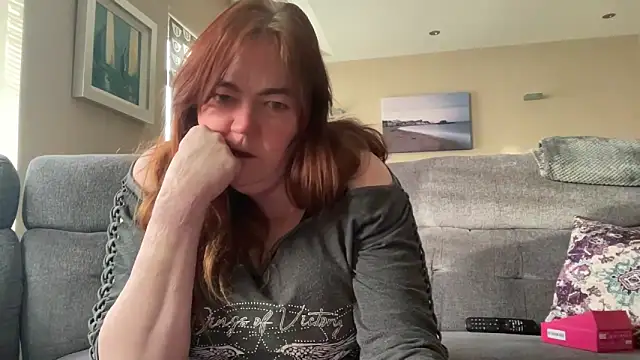 curvy-milf-abbie online show from 02.17.26