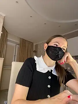 Snapshot of MilfeaN chatting on 11.17.25 MilfeaN online show from 11.17.25