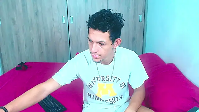 Snapshot of meridandwither chatting on 02.17.26 meridandwither online show from 02.17.26