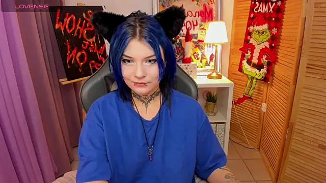 Snapshot of mekurisu chatting on 12.21.24 mekurisu online show from 12.21.24