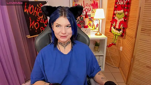 Snapshot of mekurisu chatting on 12.21.24 mekurisu online show from 12.21.24