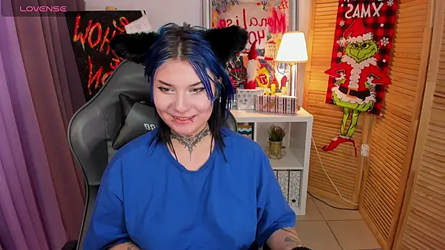 Snapshot of mekurisu chatting on 12.23.24 mekurisu online show from 12.23.24
